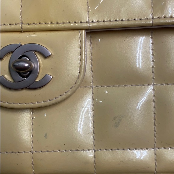 Authentic CHANEL East West Chocolate Bar Lambskin - Picture 6 of 9